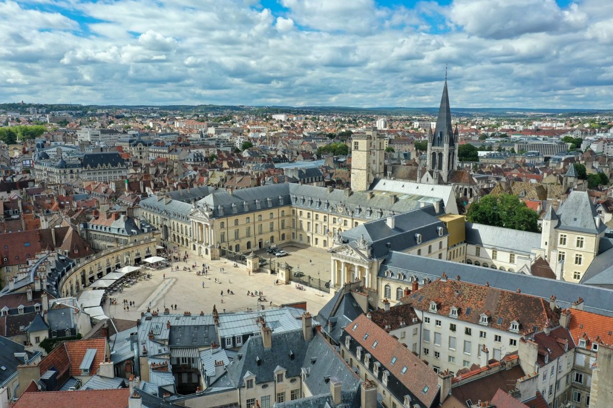 Diagnostics immobiliers obligatoires pour louer en Côte-d'Or en 2026 : le guide complet 